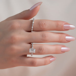 The Lindsey Set With A 1 Carat Emerald Lab Diamond