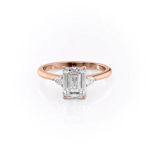 The Pears Liv Set With A 4 Carat Emerald Moissanite