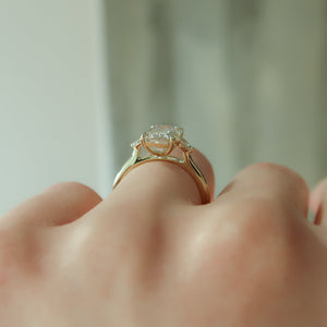 The Pears Liv Set With A Emerald Moissanite