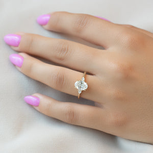 The Pears Liv Set With A 2.5 Carat Oval Lab Diamond