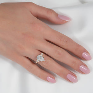 The Pears Liv Set With A Pear Lab Diamond