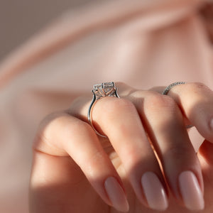 The Lia Set With A 2.5 Carat Emerald Lab Diamond
