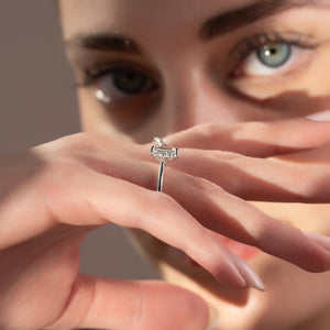 The Lia Set With A 2.5 Carat Emerald Lab Diamond