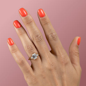 The Lia Set With A 1 Carat Emerald Lab Diamond