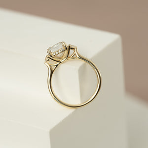 The Lia Set With A Emerald Lab Diamond