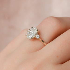 The Lia Set With A 1.5 Carat Oval Lab Diamond