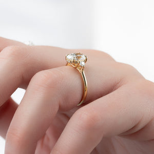 The Lia Set With A 1.5 Carat Oval Lab Diamond