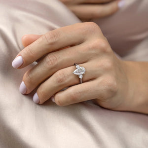 The Lia Set With A 2.5 Carat Pear Lab Diamond