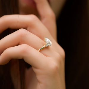 The Lia Set With A 2 Carat Pear Lab Diamond