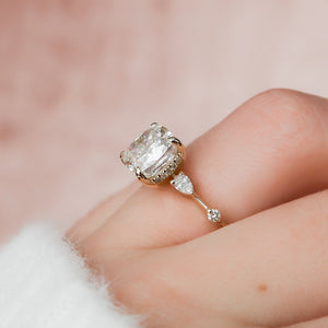 The Naomi Set With A 2 Carat Cushion Lab Diamond