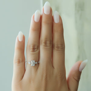 The Naomi Set With A Emerald Lab Diamond