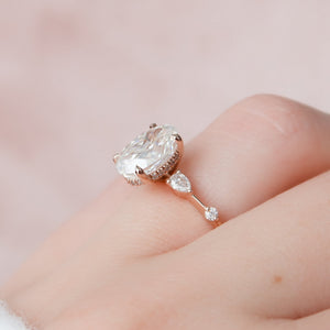 The Naomi Set With A Oval Moissanite