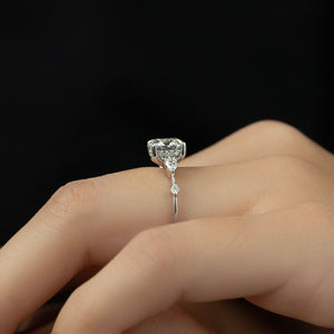 The Naomi Set With A Round Lab Diamond