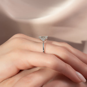 The Scarlett Set With A Emerald Lab Diamond