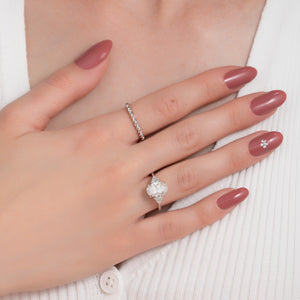 The Scarlett Set With A Oval Lab Diamond