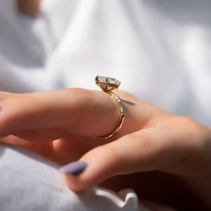 The Eve Set With A Pear Lab Diamond