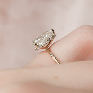 The Eve Set With A Pear Lab Diamond