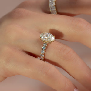 The Adelle Set With A Oval Lab Diamond