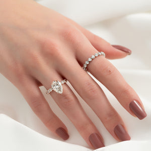 The Adelle Set With A Pear Lab Diamond