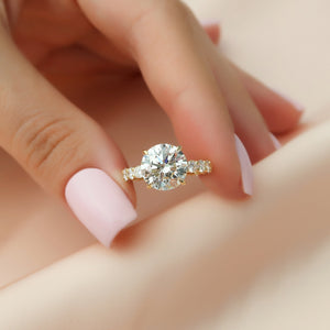 The Adelle Set With A Round Lab Diamond