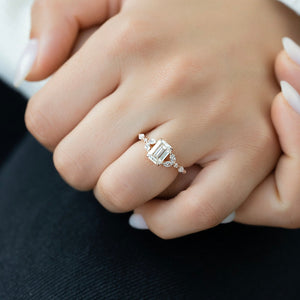 The Chelsea Set With A Emerald Lab Diamond