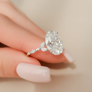 The Chelsea Set With A 1 Carat Oval Moissanite
