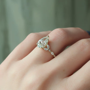 The Chelsea Set With A Pear Lab Diamond