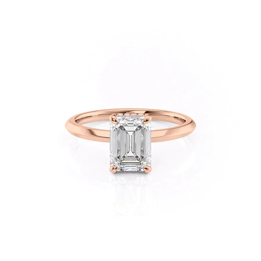 The Razor Kamellie Set With A 4 Carat Emerald Moissanite