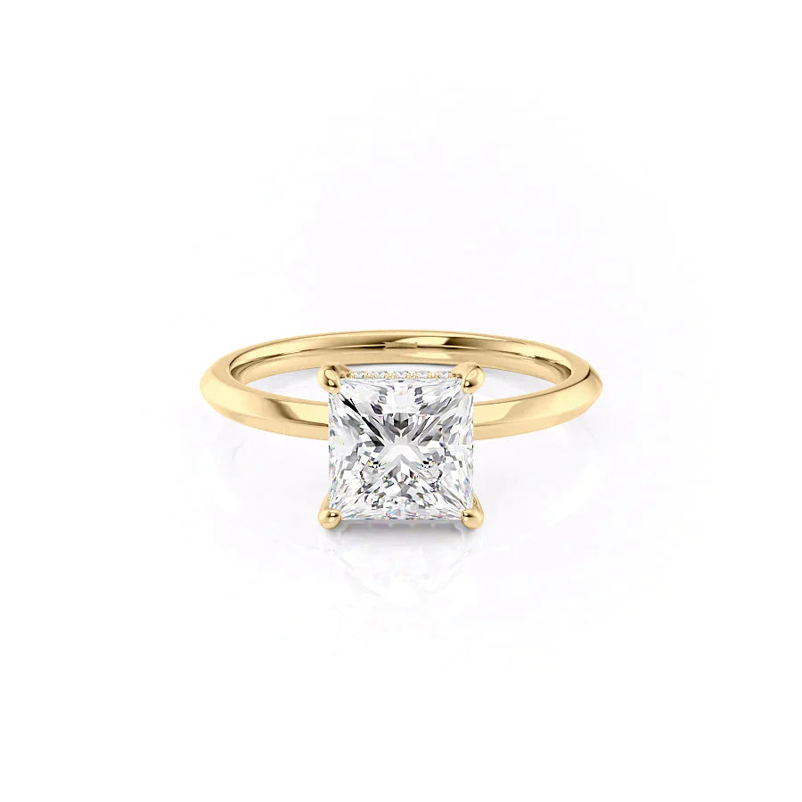 The Razor Kamellie Set With A 4.5 Carat Princess Moissanite