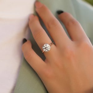 The Razor Kamellie Set With A 3 Carat Round Lab Diamond