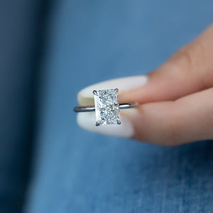 The Razor Kamellie Set With A 3 Carat Radiant Lab Diamond