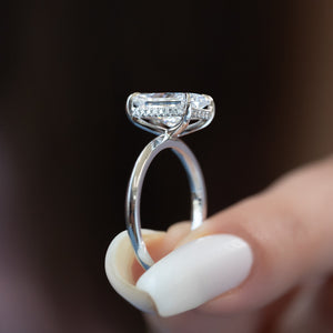 The Razor Kamellie Set With A 3 Carat Radiant Lab Diamond