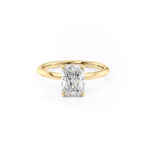 The Razor Kamellie Set With A 2.5 Carat Radiant Moissanite