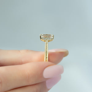 The Elizabeth Set With A 3 Carat Emerald Lab Diamond