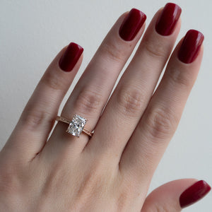 The Elizabeth Set With A Radiant Lab Diamond