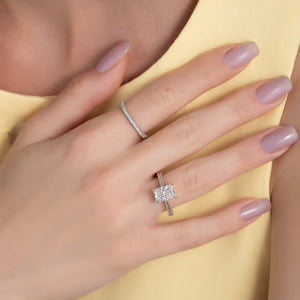 The Elizabeth Set With A Radiant Lab Diamond