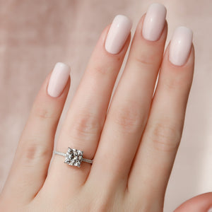The Low Profile Kamellie Set With A Cushion Lab Diamond