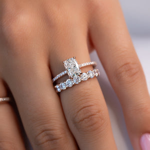 The Low Profile Kamellie Set With A 2 Carat Elongated Cushion Lab Diamond