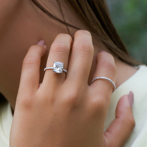 The Low Profile Kamellie Set With A 1 Carat Elongated Cushion Lab Diamond