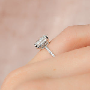 The Low Profile Kamellie Set With A 1 Carat Elongated Cushion Lab Diamond