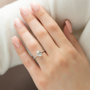 The Low Profile Kamellie Set With A 1 Carat Oval Lab Diamond