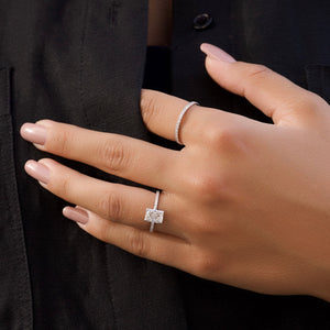 The Low Profile Kamellie Set With A 1.5 Carat Radiant Lab Diamond