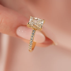 The Low Profile Kamellie Set With A 2 Carat Radiant Lab Diamond