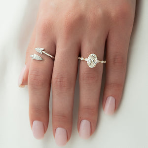 The Lucia Set With A 1.5 Carat Oval Lab Diamond