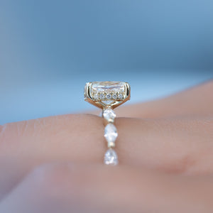 The Lucia Set With A 1.5 Carat Oval Lab Diamond