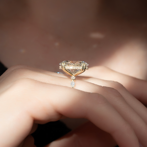 The Lucia Set With A 1.5 Carat Oval Lab Diamond
