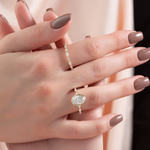 The Lucia Set With A 1.5 Carat Oval Lab Diamond