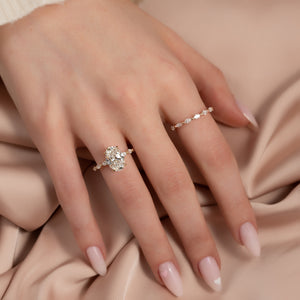 The Lucia Set With A 1.5 Carat Oval Lab Diamond