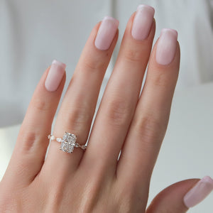 The Lucia Set With A Radiant Lab Diamond