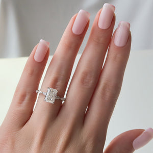 The Lucia Set With A Radiant Lab Diamond
